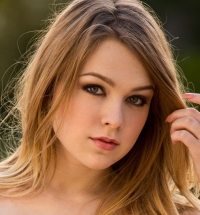 Digital Desire gallery: Alaina Fox