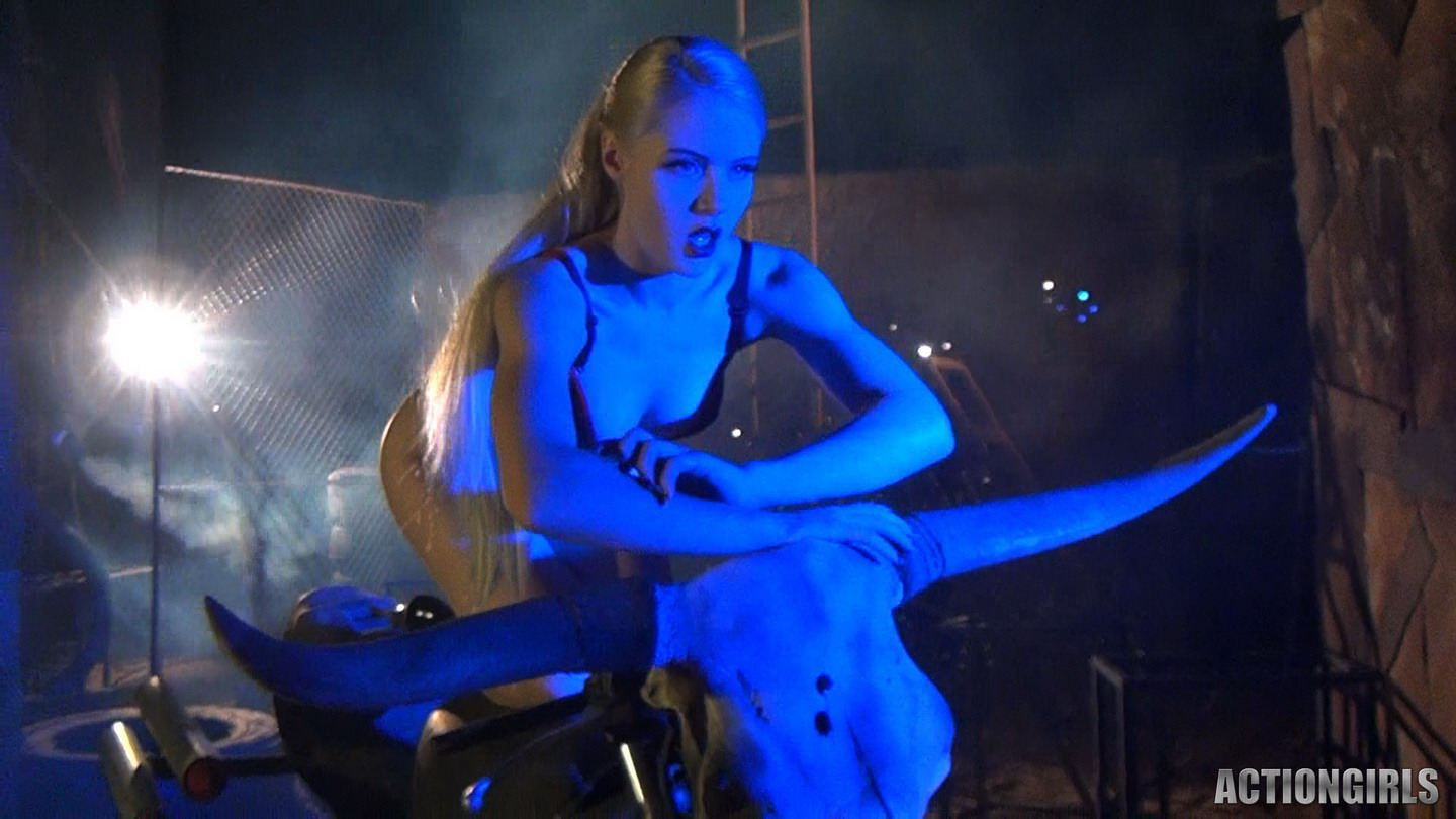 Action Girls Mosh