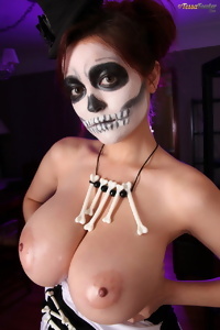 Tessa Fowler topless Halloween